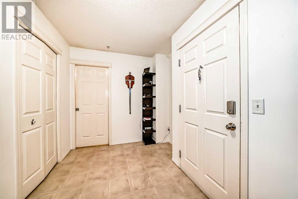Property at 4212, 70 PANAMOUNT Drive NW image 5