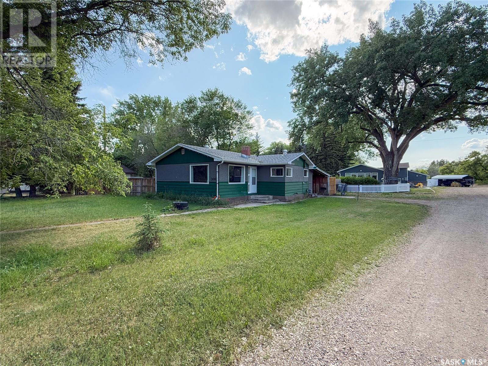 306 Clay STREET, eastend, Saskatchewan
