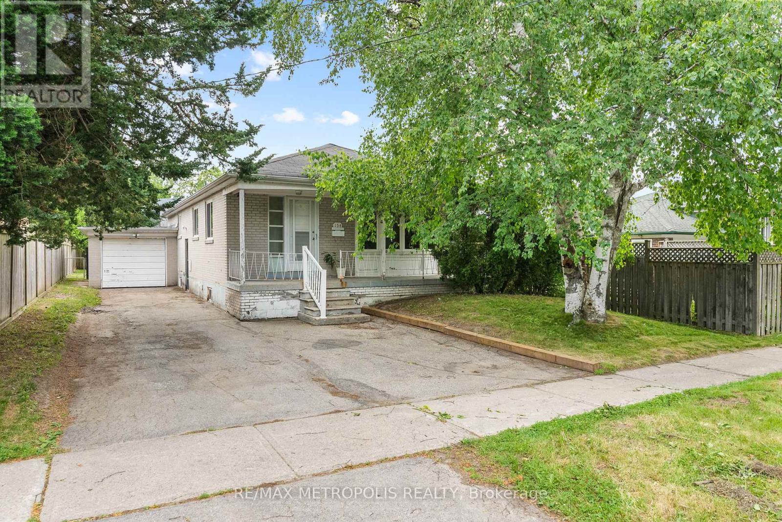 Property at 154 FITZGIBBON AVENUE image 1