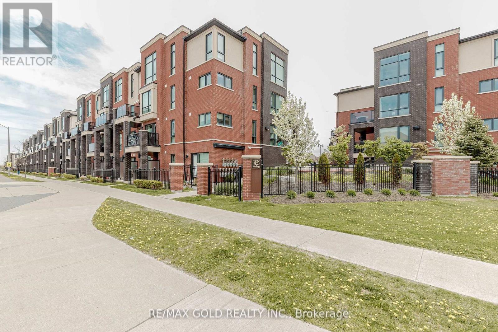 Property at 29 - 100 DUFAY ROAD image 2