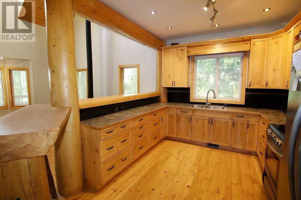 Property at 1314 Cottonwood Close image 4