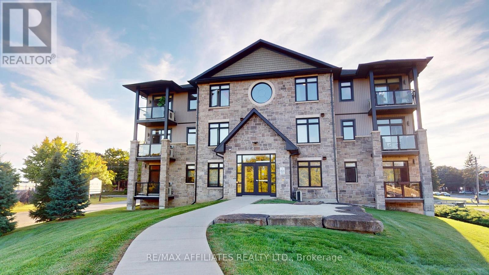 Property at 302 - 1109 MILLWOOD AVENUE image 2