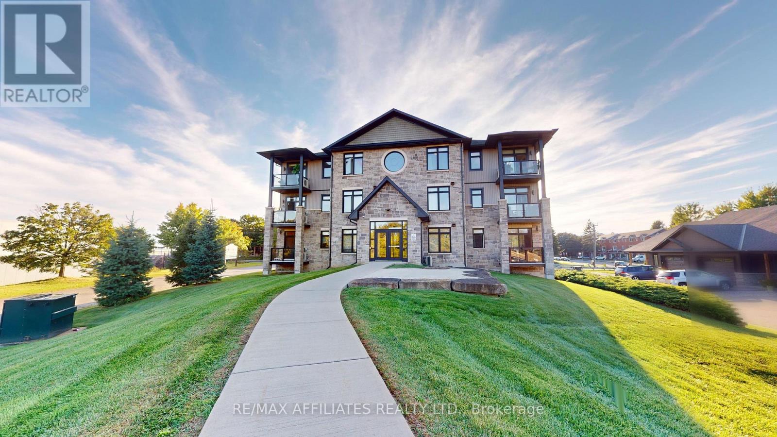 Property at 302 - 1109 MILLWOOD AVENUE image 3