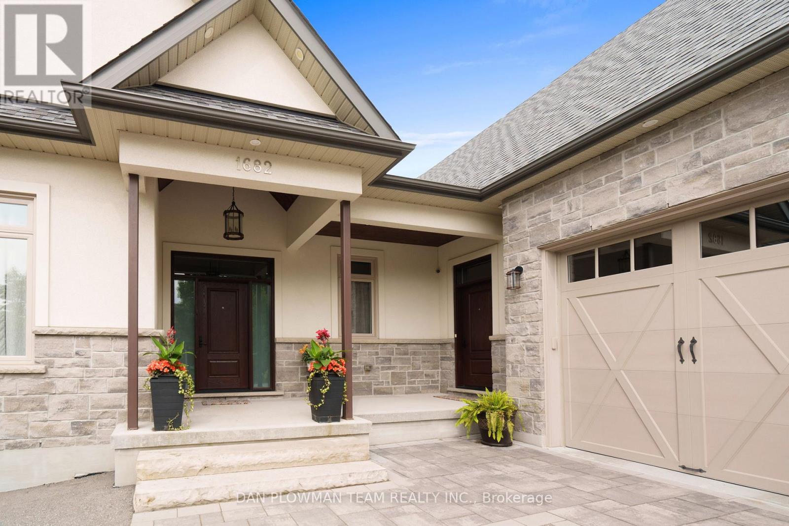Property at 1682 HEATHSIDE CRESCENT image 4