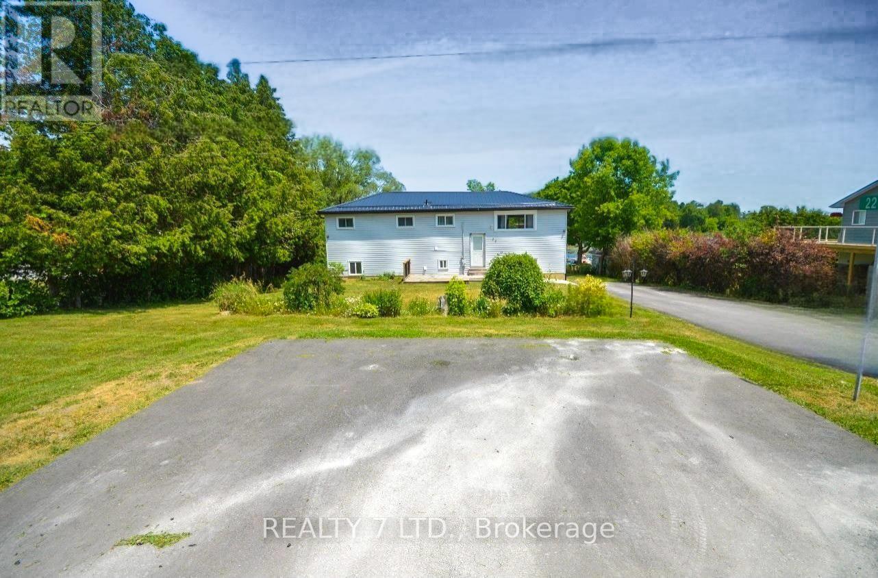 Property at 22 LAWRENCE STREET N image 1