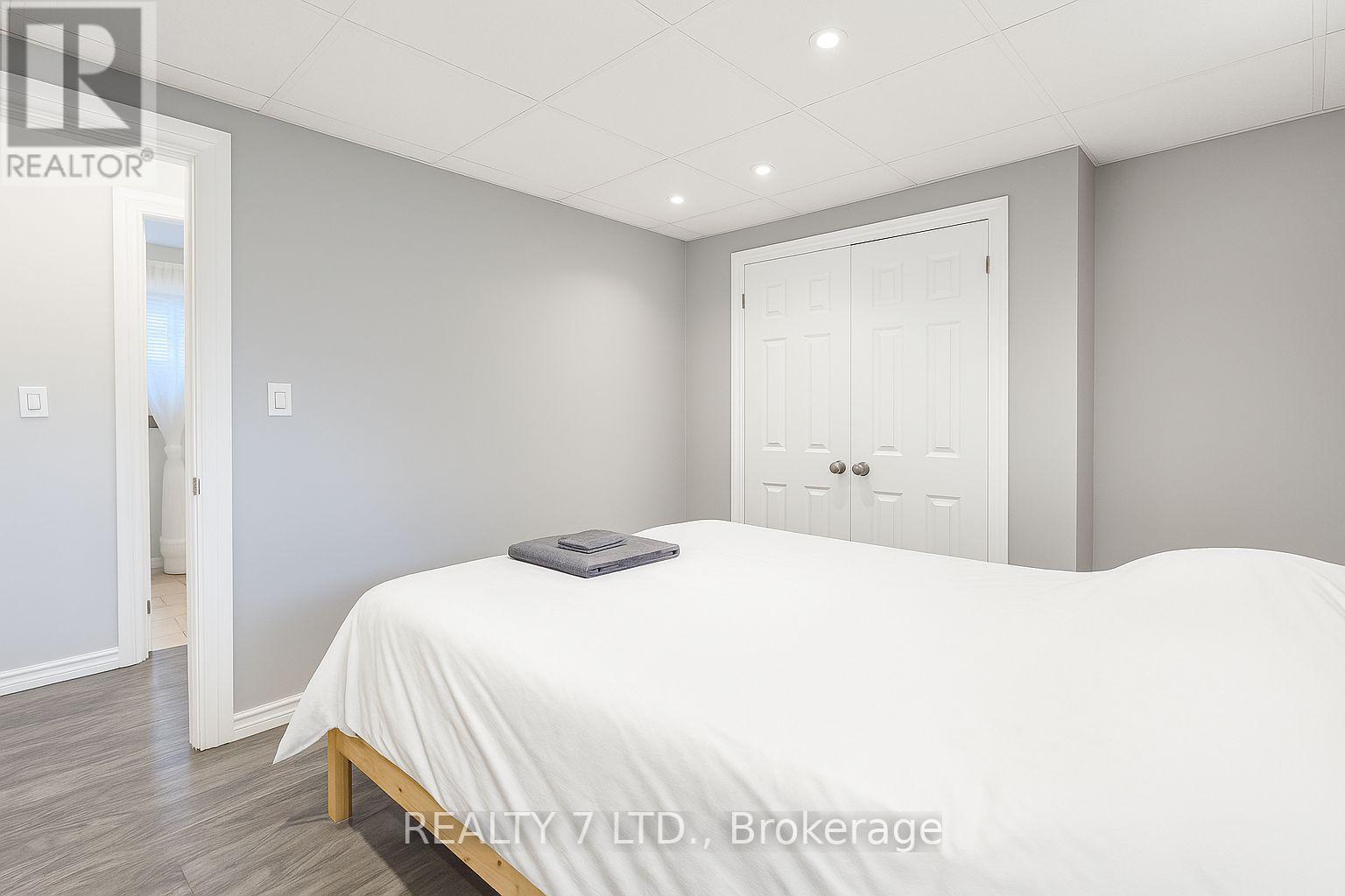 22 Lawrence Street N, Kawartha Lakes, Ontario  K9J 6X3 - Photo 15 - X12063851