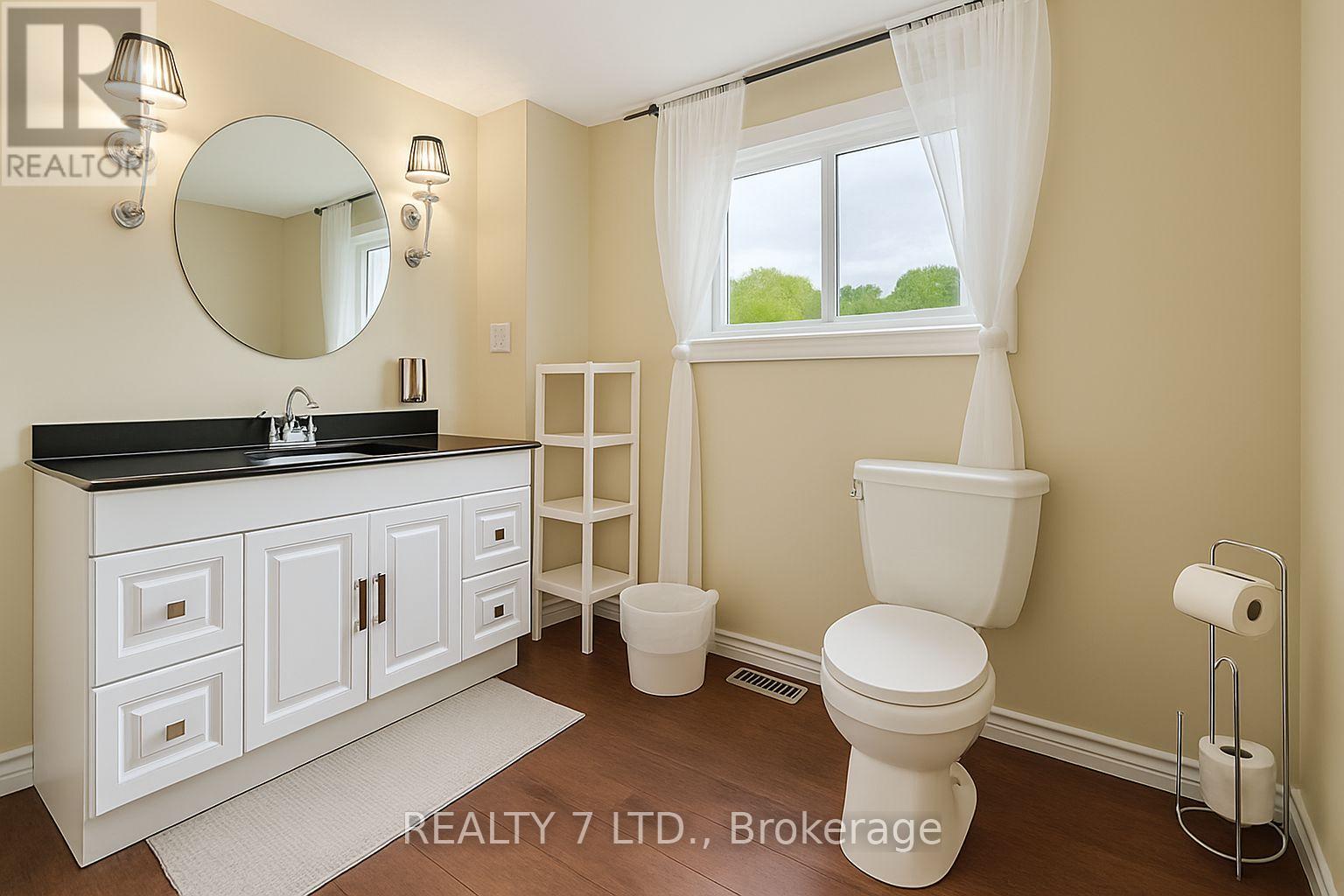 22 Lawrence Street N, Kawartha Lakes, Ontario  K9J 6X3 - Photo 6 - X12063851