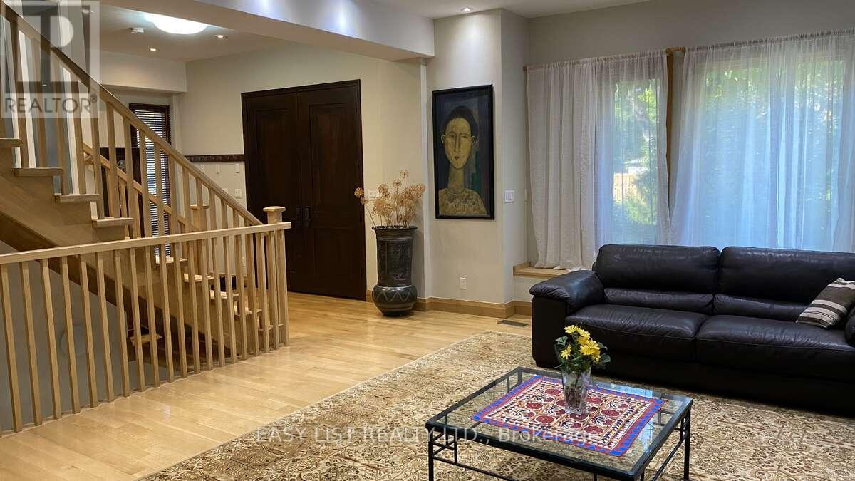 98 Burbank Drive, Toronto, Ontario  M2K 1N4 - Photo 11 - C12238005