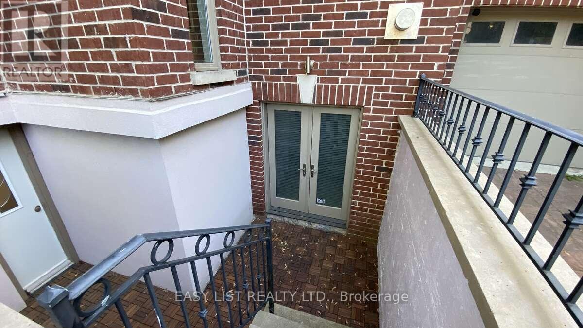 98 Burbank Drive, Toronto, Ontario  M2K 1N4 - Photo 38 - C12238005