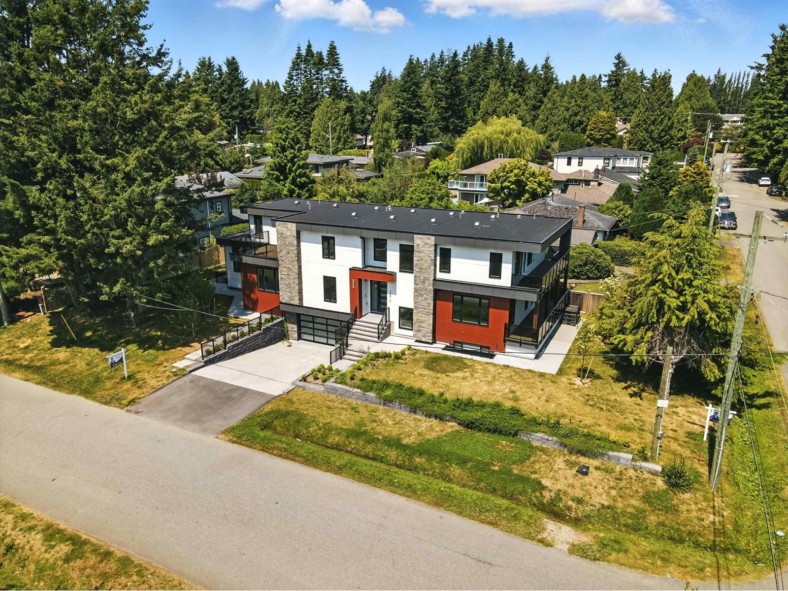 Property at 13915 BLACKBURN AVENUE image 3