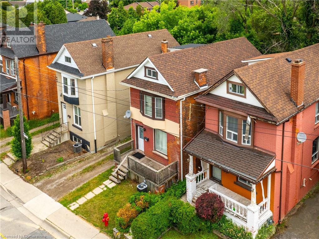 Property at 738 KING Street W image 3