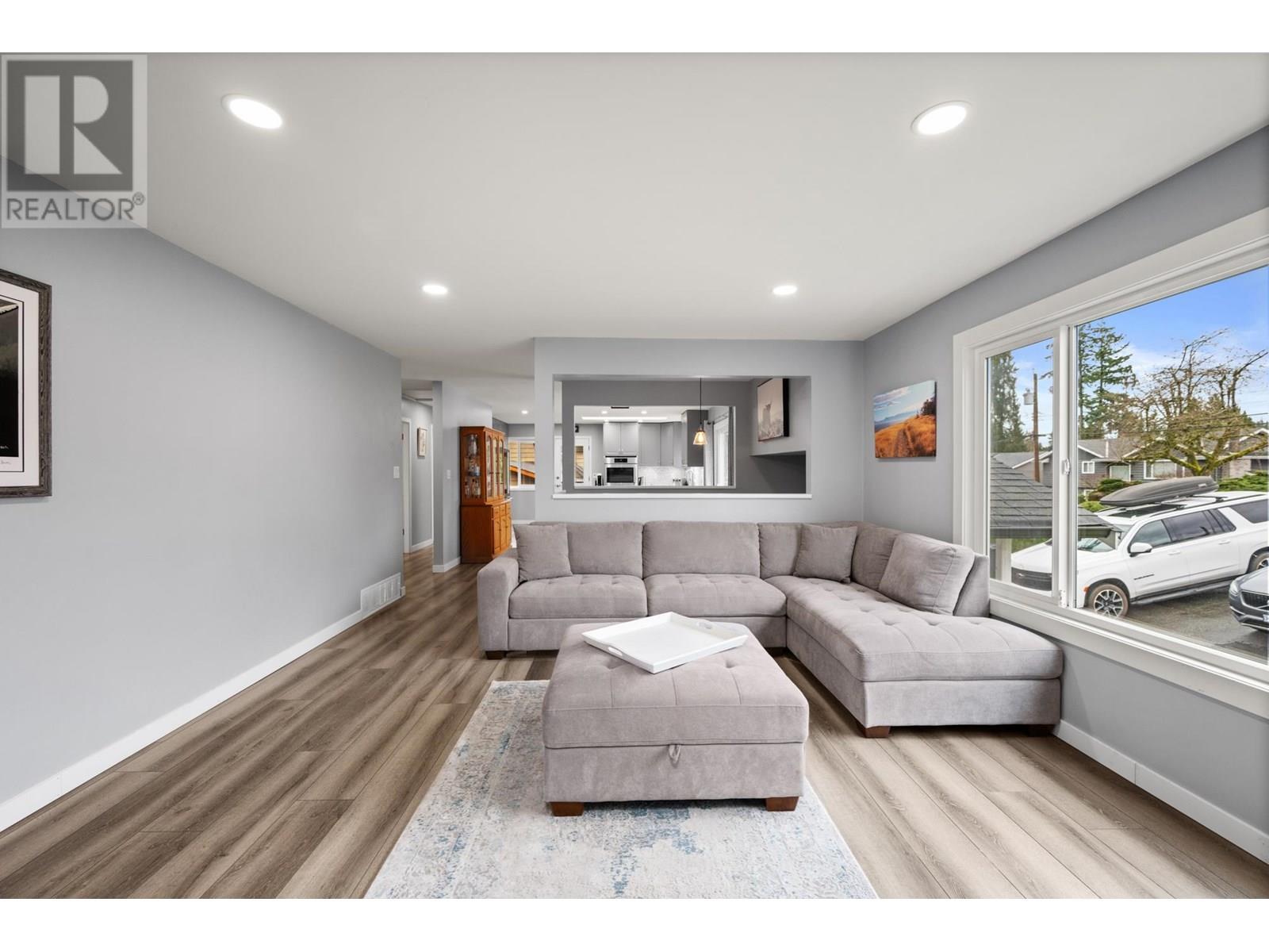 2416 Tolmie Avenue, Coquitlam, British Columbia  V3K 3E7 - Photo 4 - R3018535