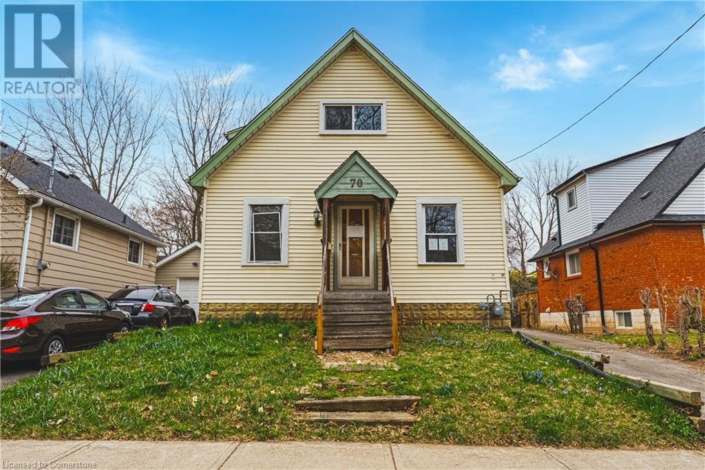Property at 70 HILLVIEW Street image 4