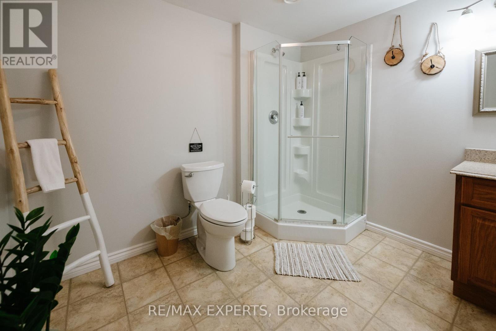 1216 Miriam Drive, Bracebridge (Oakley), Ontario  P1L 1X1 - Photo 15 - X12185712