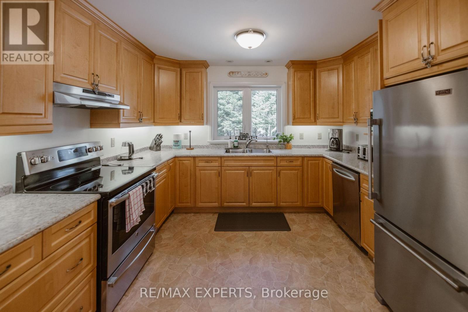 1216 Miriam Drive, Bracebridge (Oakley), Ontario  P1L 1X1 - Photo 7 - X12185712