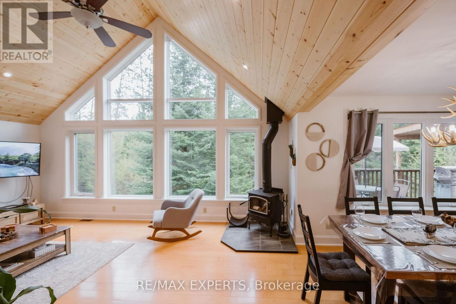 1216 Miriam Drive, Bracebridge (Oakley), Ontario  P1L 1X1 - Photo 4 - X12185712
