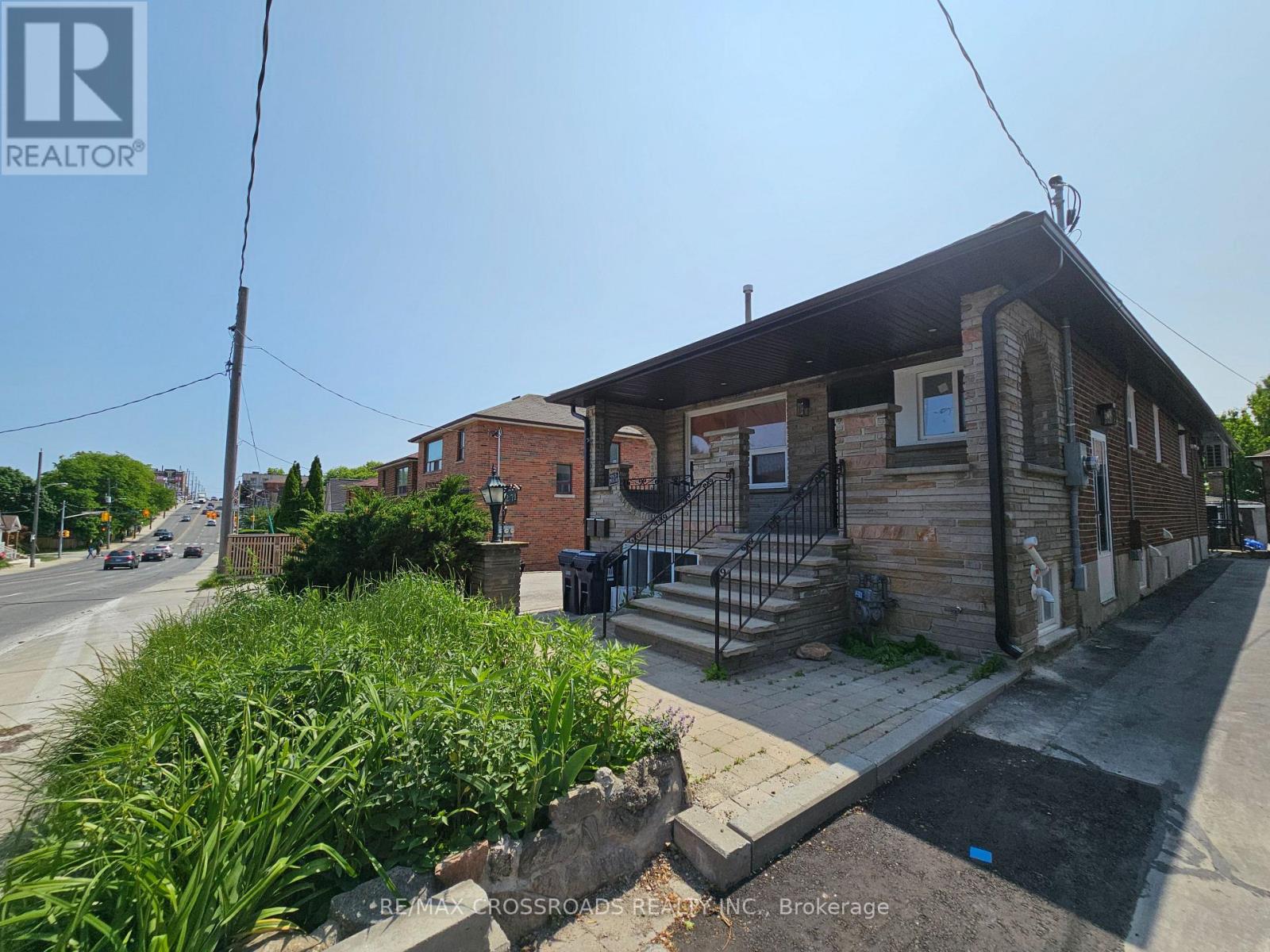 UPPER LVL - 2170B DUFFERIN STREET, Toronto, Ontario