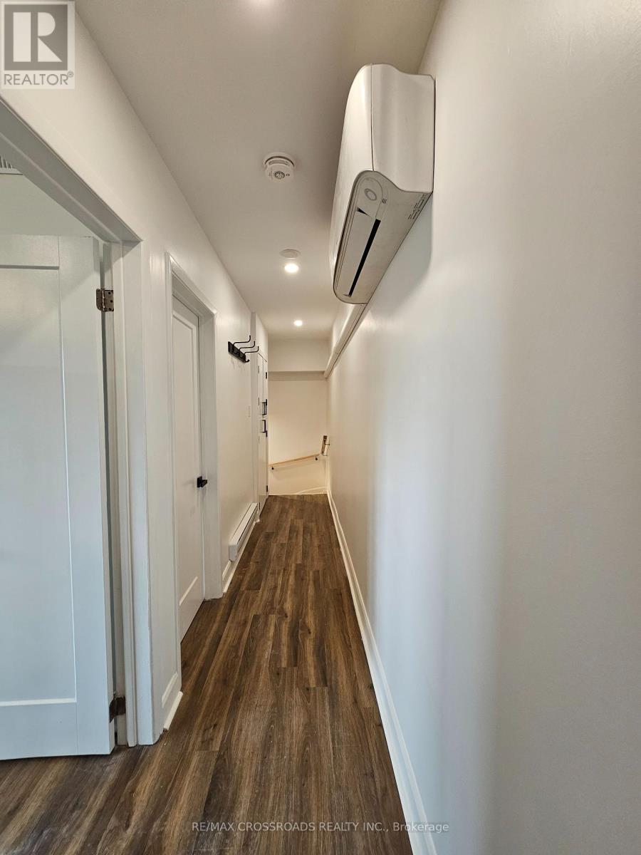 Upper Lvl - 2170b Dufferin Street, Toronto, Ontario  M6E 3R8 - Photo 17 - W12238065