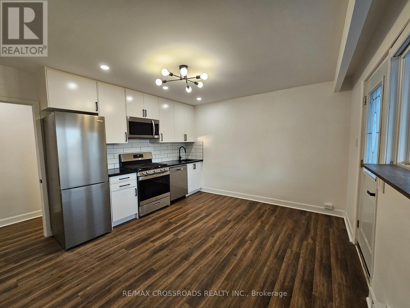 Upper Lvl - 2170b Dufferin Street, Toronto, Ontario  M6E 3R8 - Photo 6 - W12238065