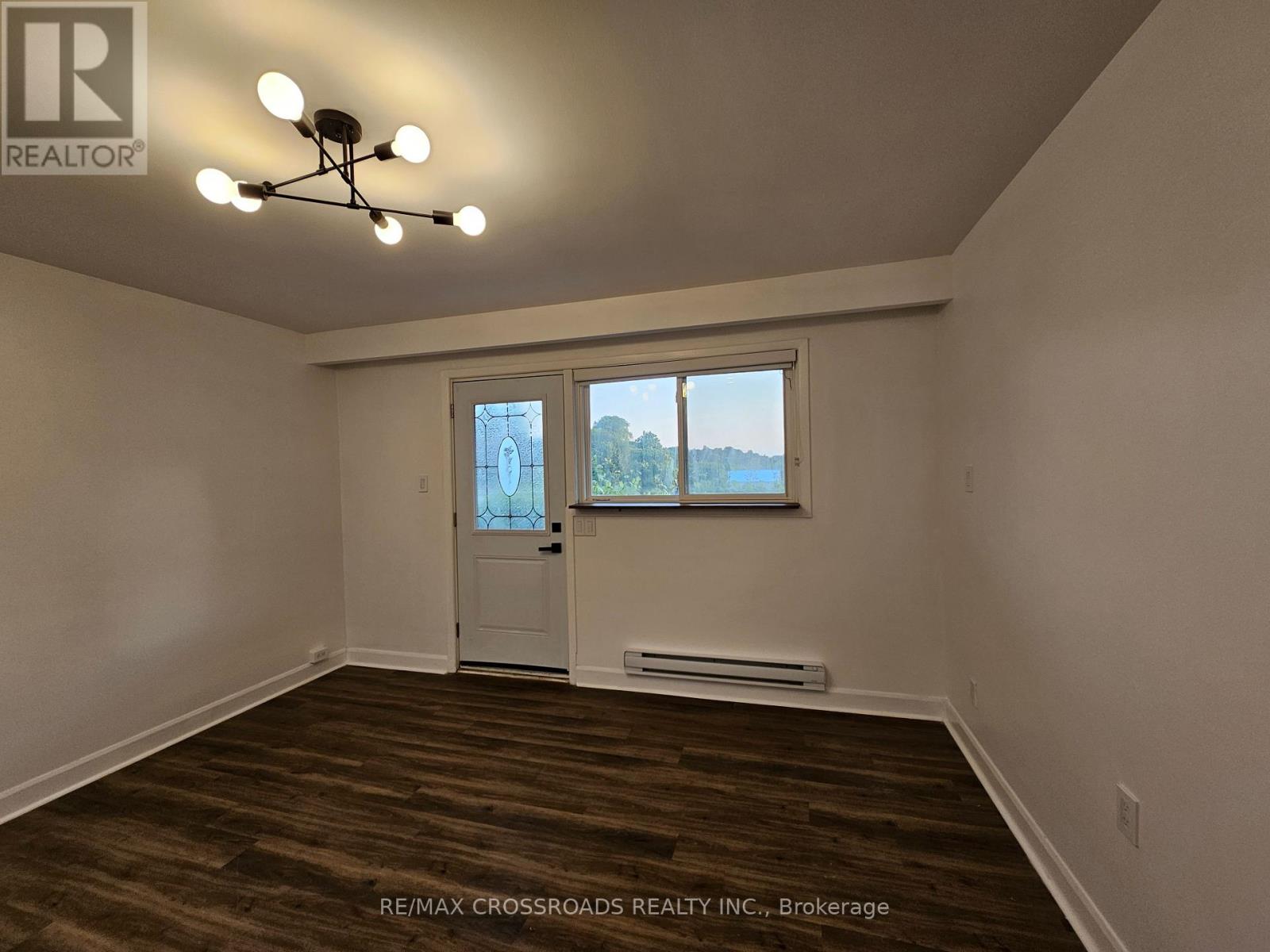 Upper Lvl - 2170b Dufferin Street, Toronto, Ontario  M6E 3R8 - Photo 7 - W12238065
