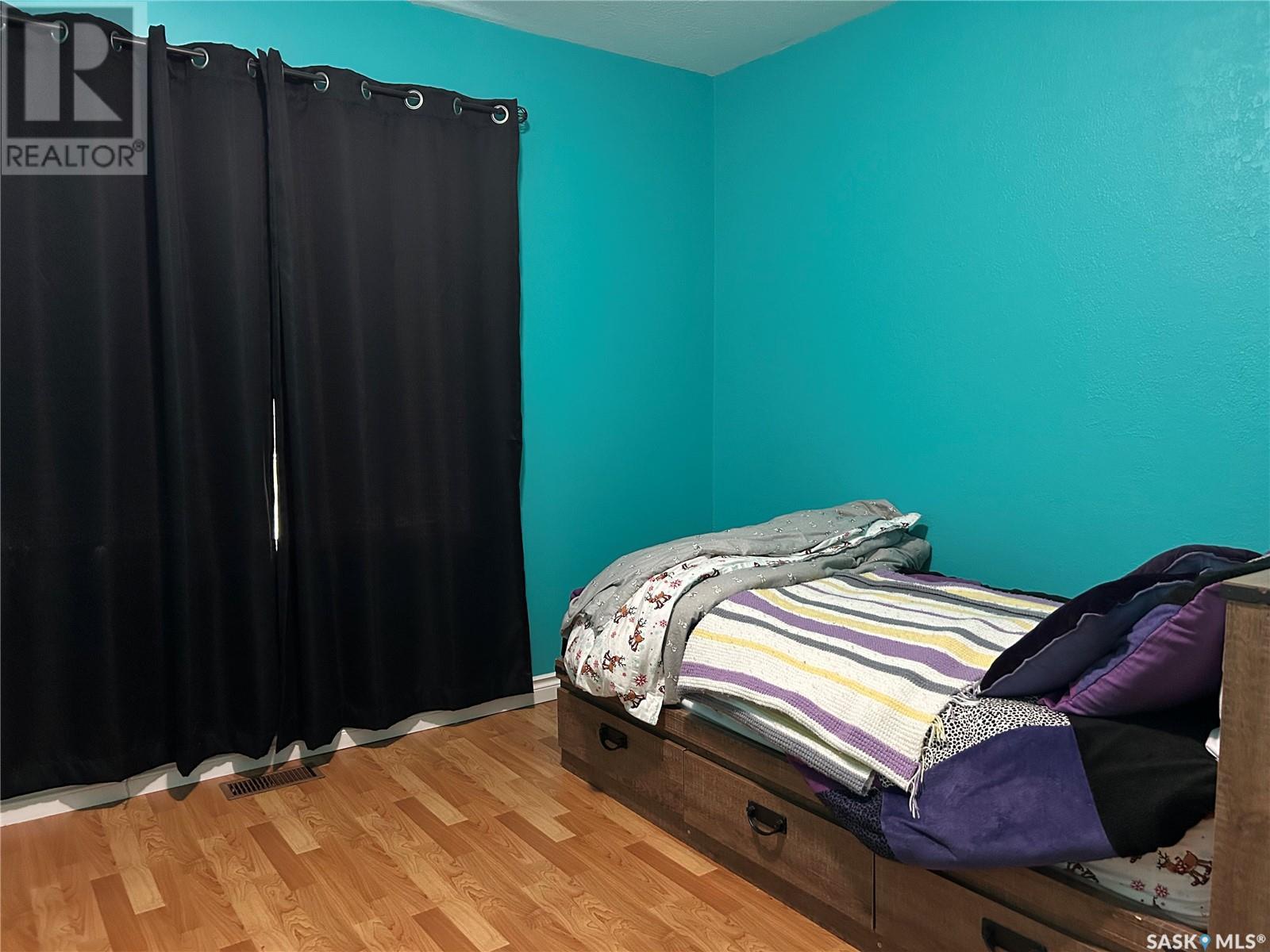 516 First Avenue E, Lampman, Saskatchewan  S0C 1N0 - Photo 24 - SK010303