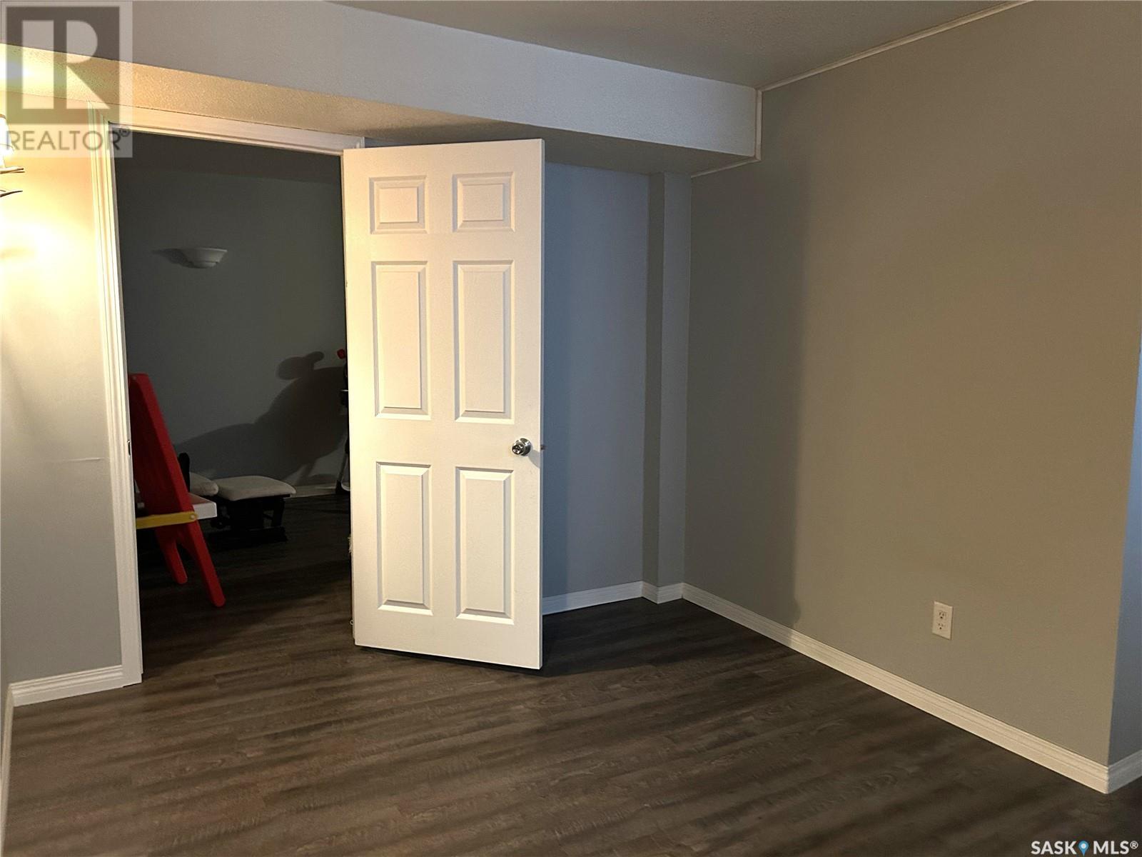 516 First Avenue E, Lampman, Saskatchewan  S0C 1N0 - Photo 32 - SK010303