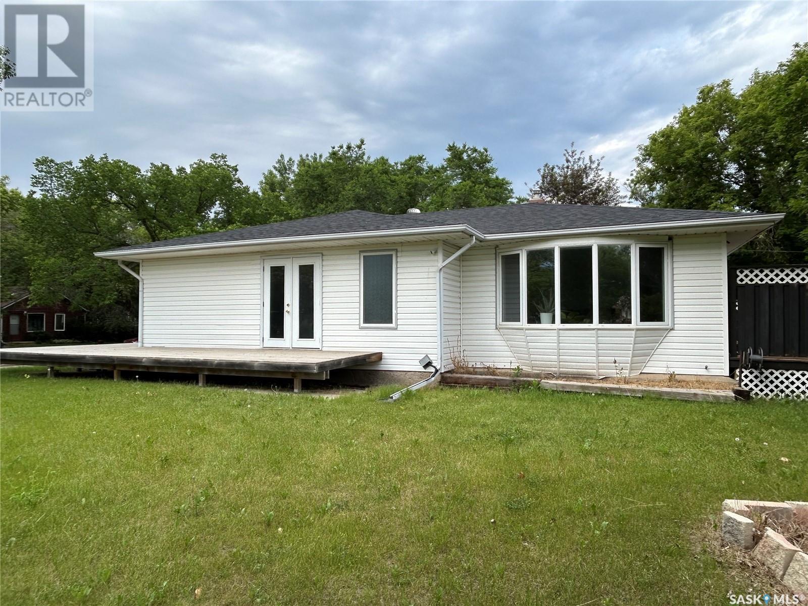 516 First Avenue E, Lampman, Saskatchewan  S0C 1N0 - Photo 45 - SK010303