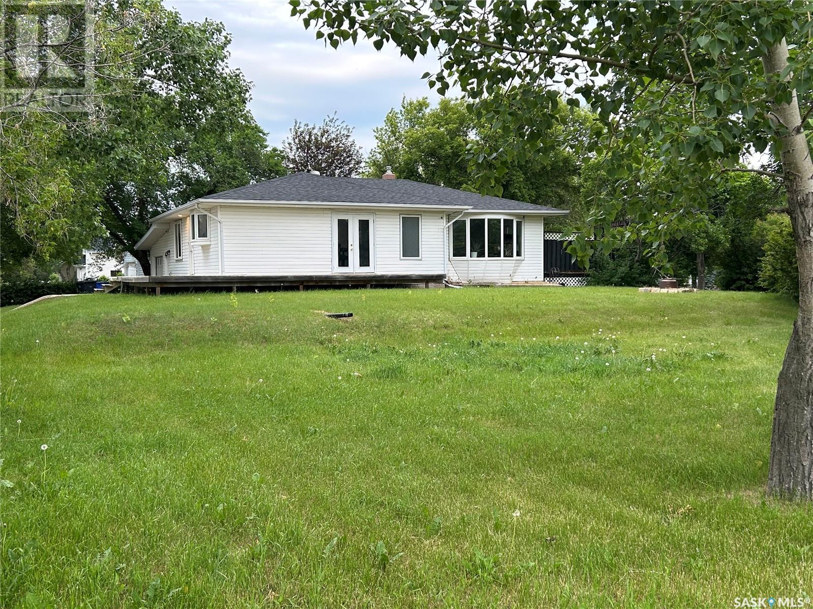 516 First Avenue E, Lampman, Saskatchewan  S0C 1N0 - Photo 47 - SK010303