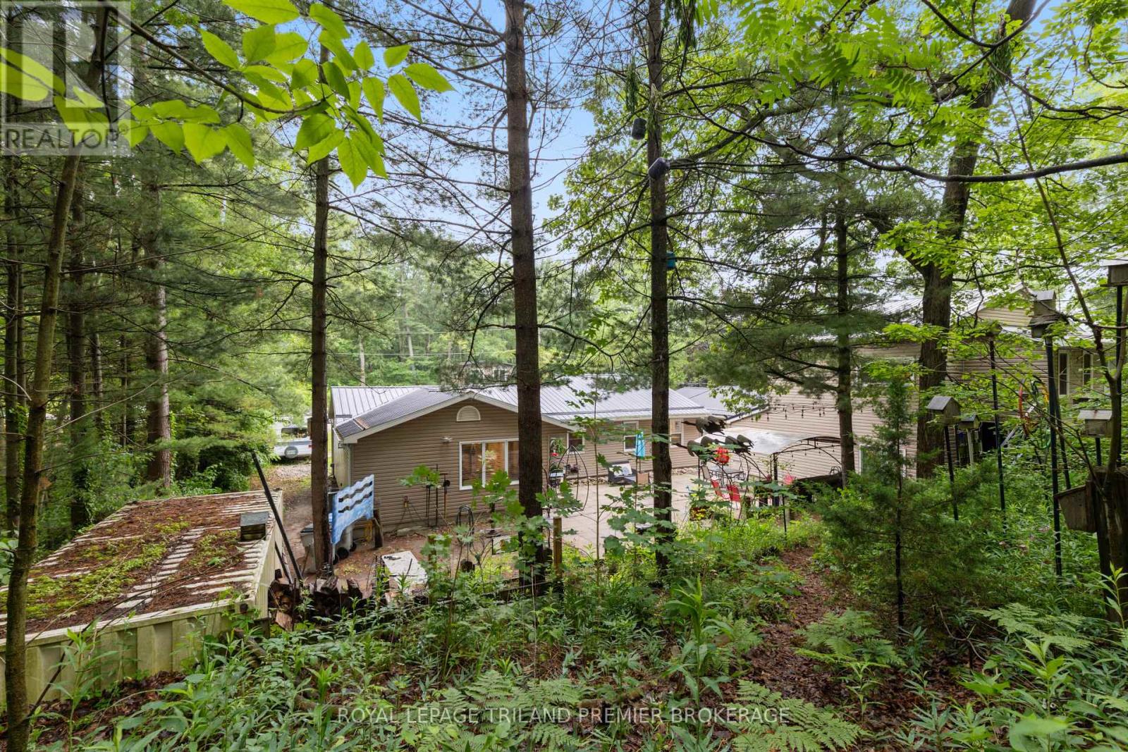 7710 Clayton Street, Lambton Shores, Ontario  N0M 2L0 - Photo 47 - X12238095