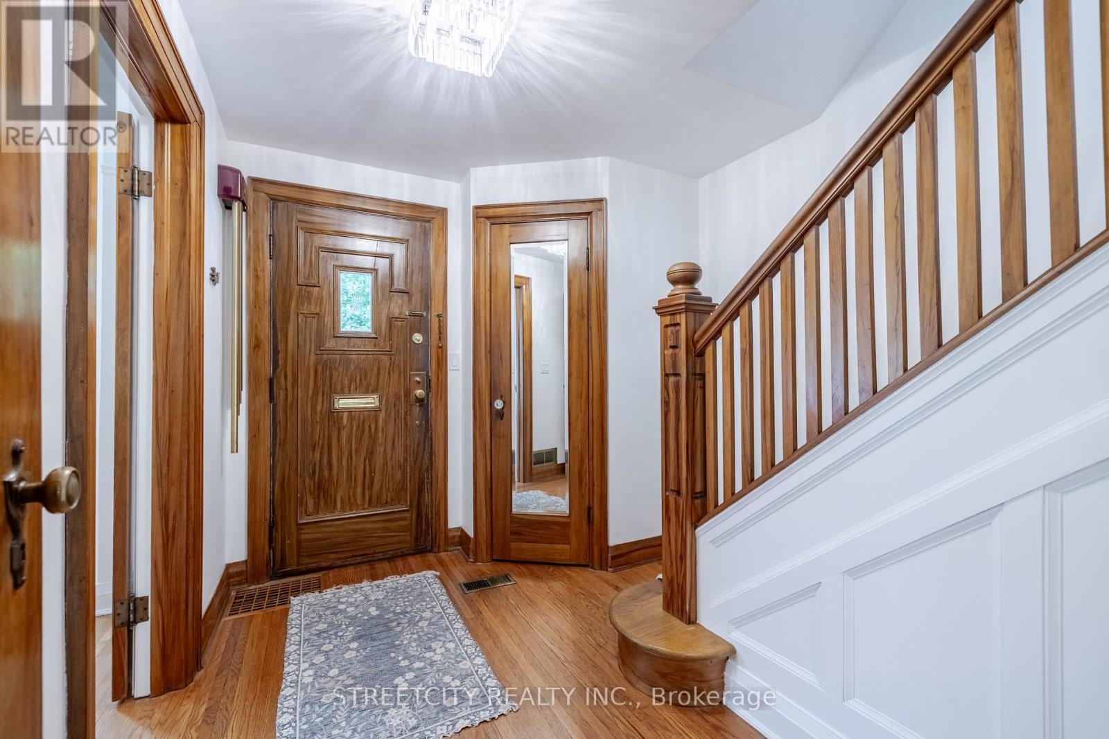 Property at 931 WATERLOO STREET image 5