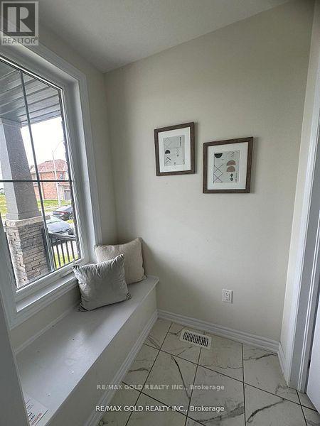 121 Explorer Way, Thorold, Ontario  L2E 6S4 - Photo 3 - X12238121