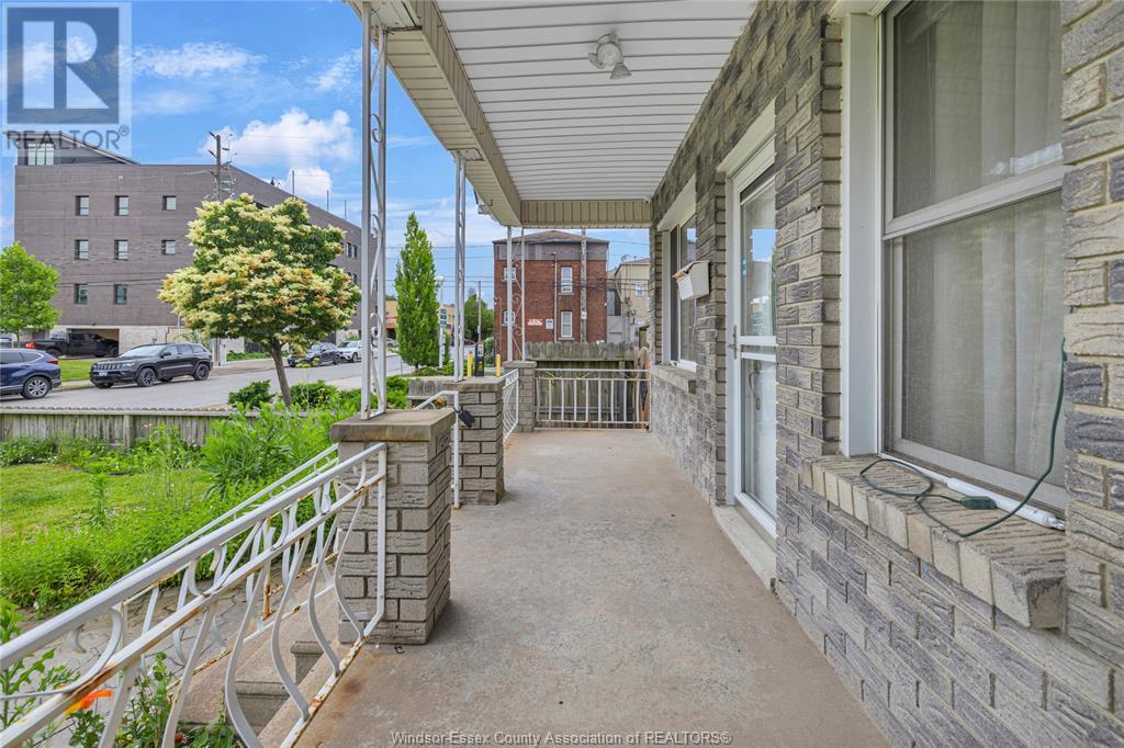 1036 Marentette Avenue, Windsor, Ontario  N9A 2A5 - Photo 2 - 25015750