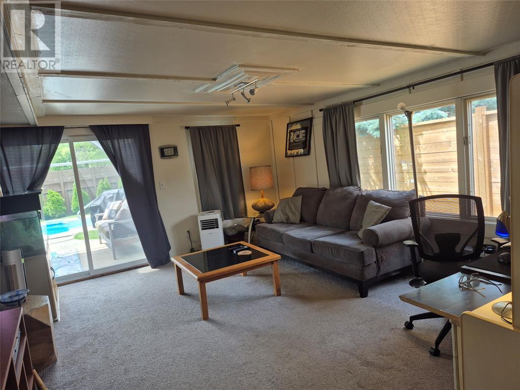 Property at 61 Dauw AVENUE image 3