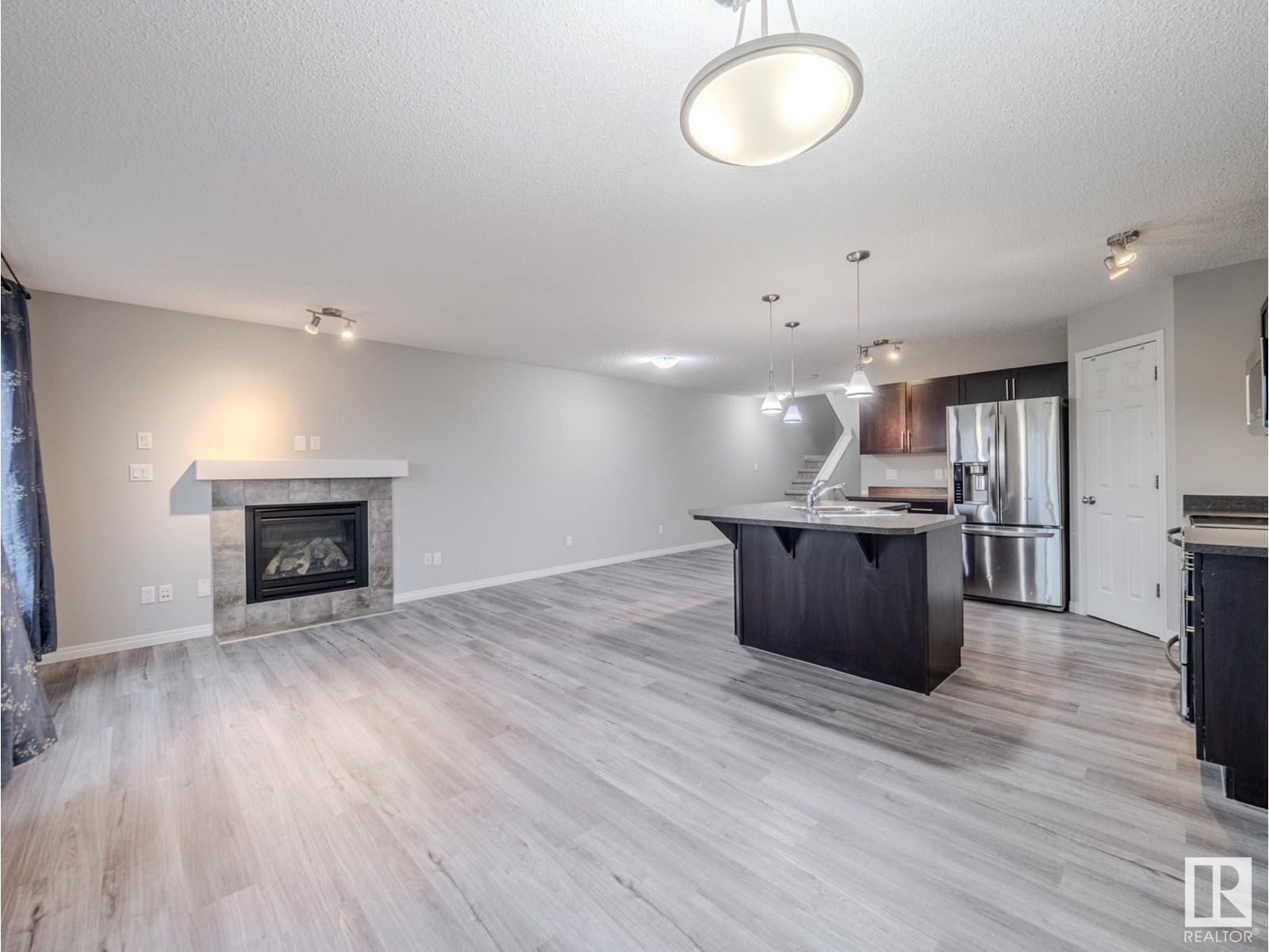 Property at 1674 CHAPMAN WY SW image 2