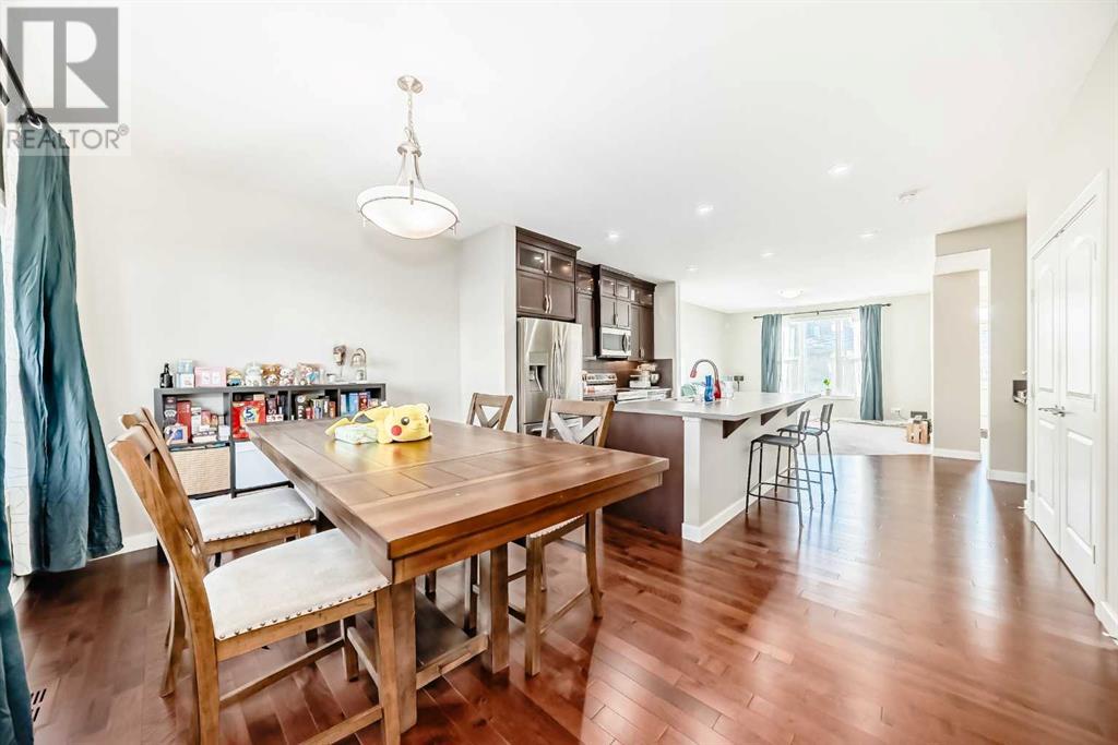 Property at 60 Legacy Crescent SE image 2
