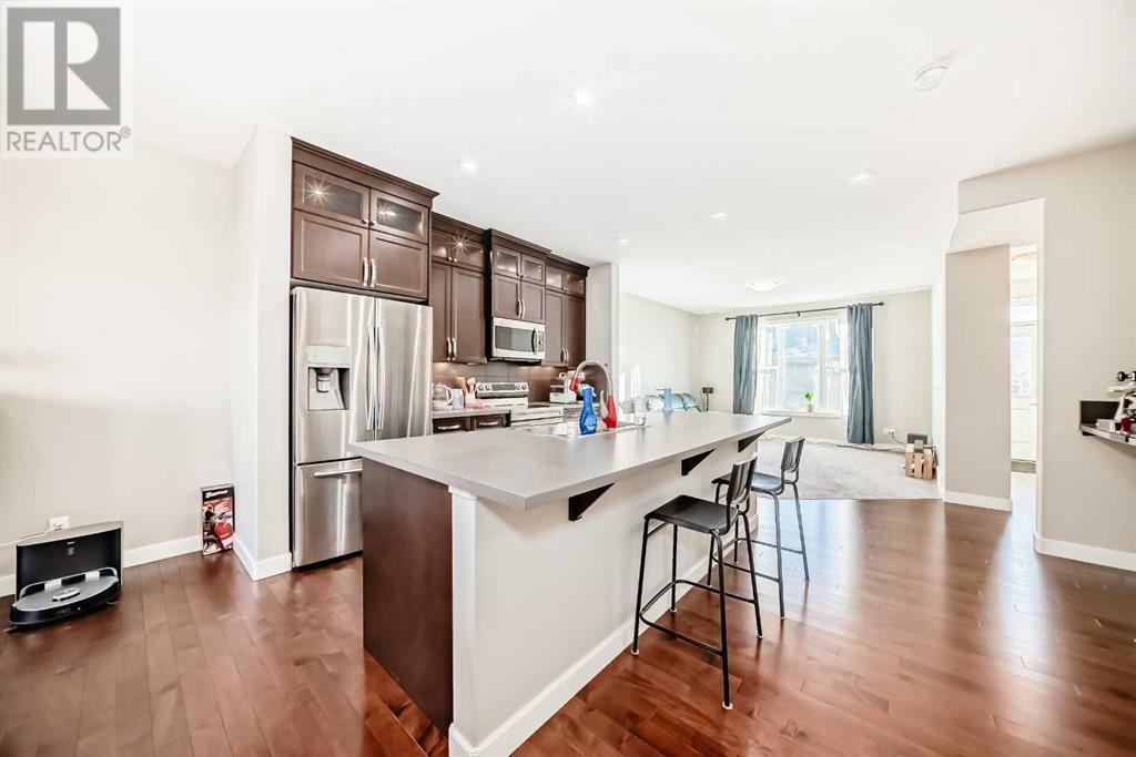 Property at 60 Legacy Crescent SE image 4