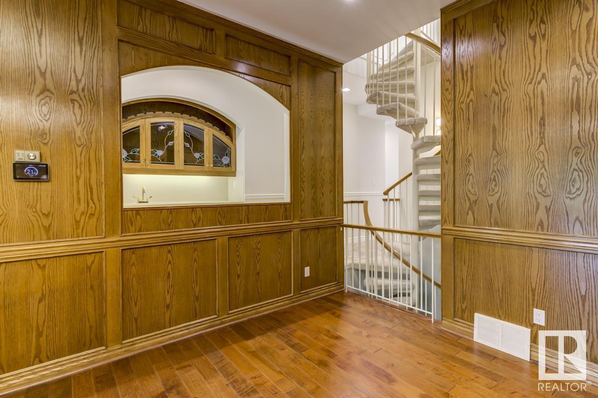 Property at 309 WEAVER PT NW image 3
