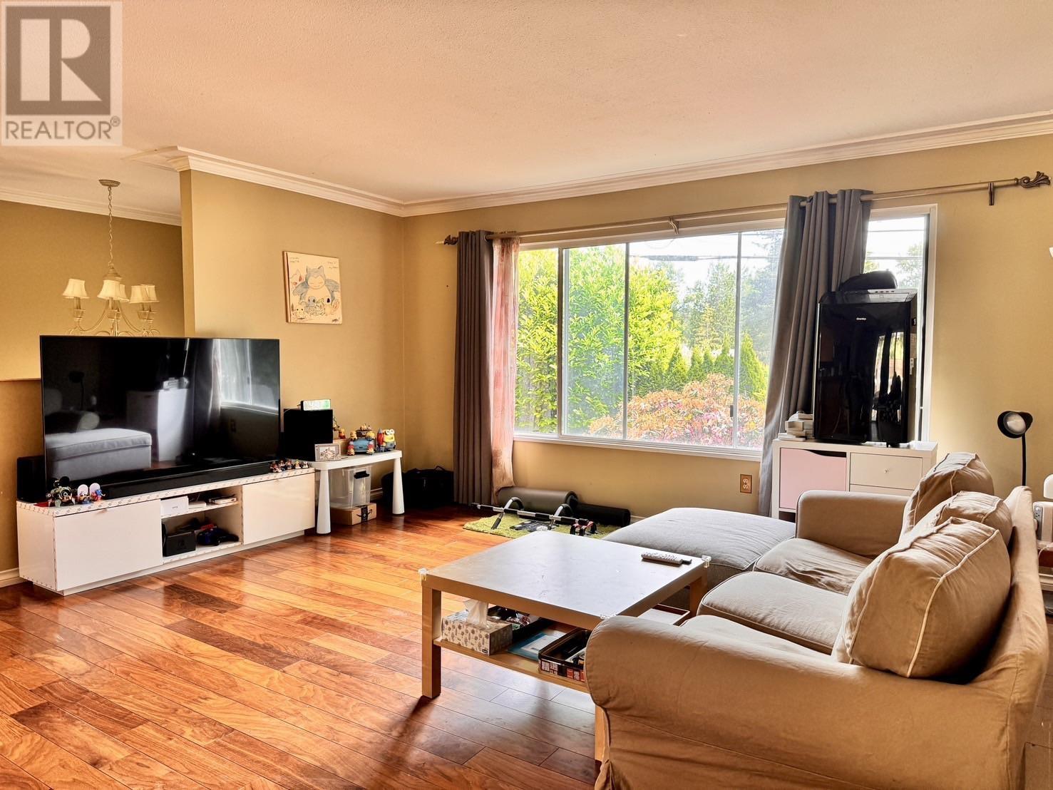 Listing Picture 16 of 24 : 5565 GILPIN STREET, Burnaby / 本拿比 - 魯藝地產 Yvonne Lu Group - MLS Medallion Club Member
