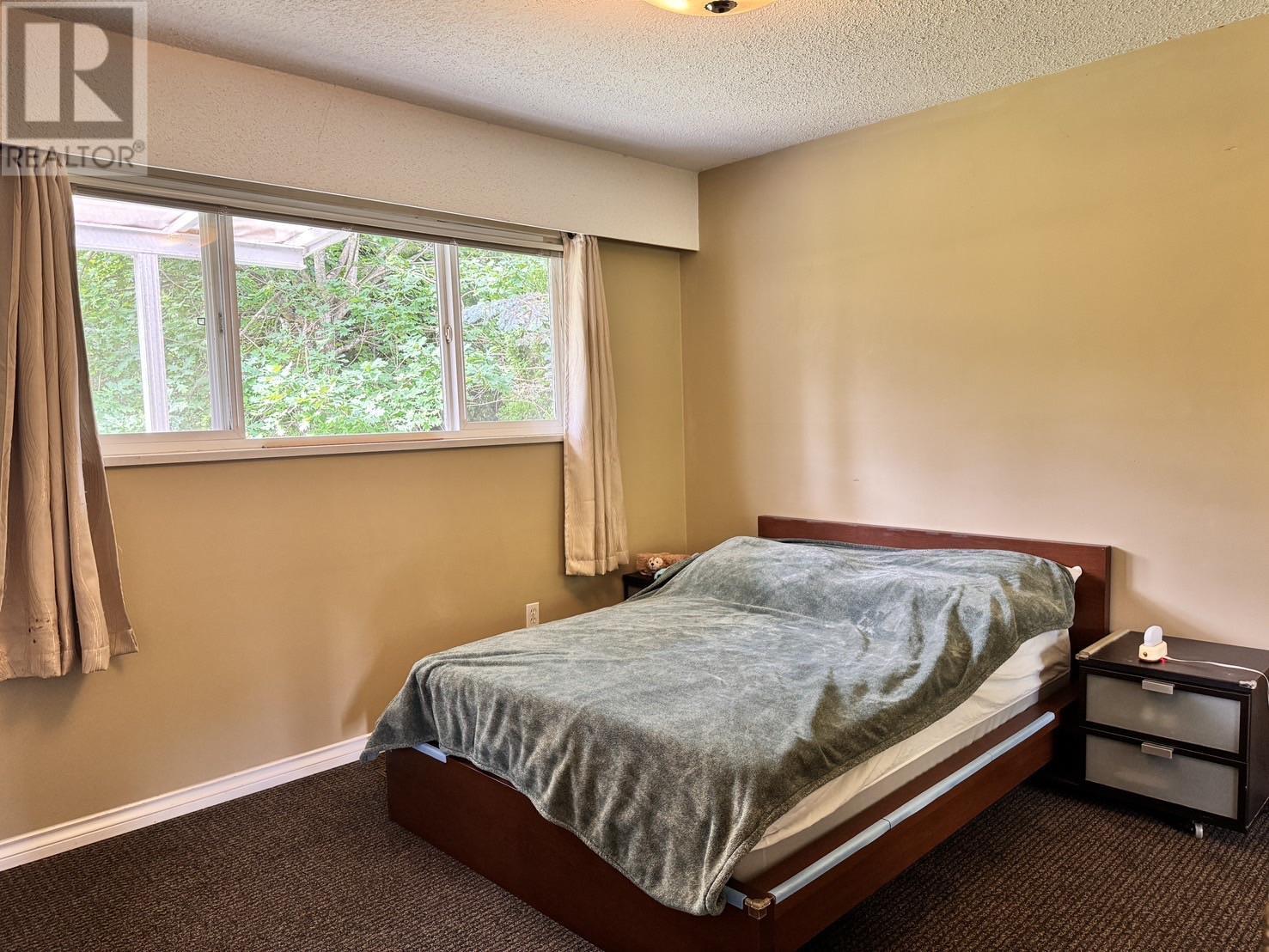 Listing Picture 20 of 24 : 5565 GILPIN STREET, Burnaby / 本拿比 - 魯藝地產 Yvonne Lu Group - MLS Medallion Club Member