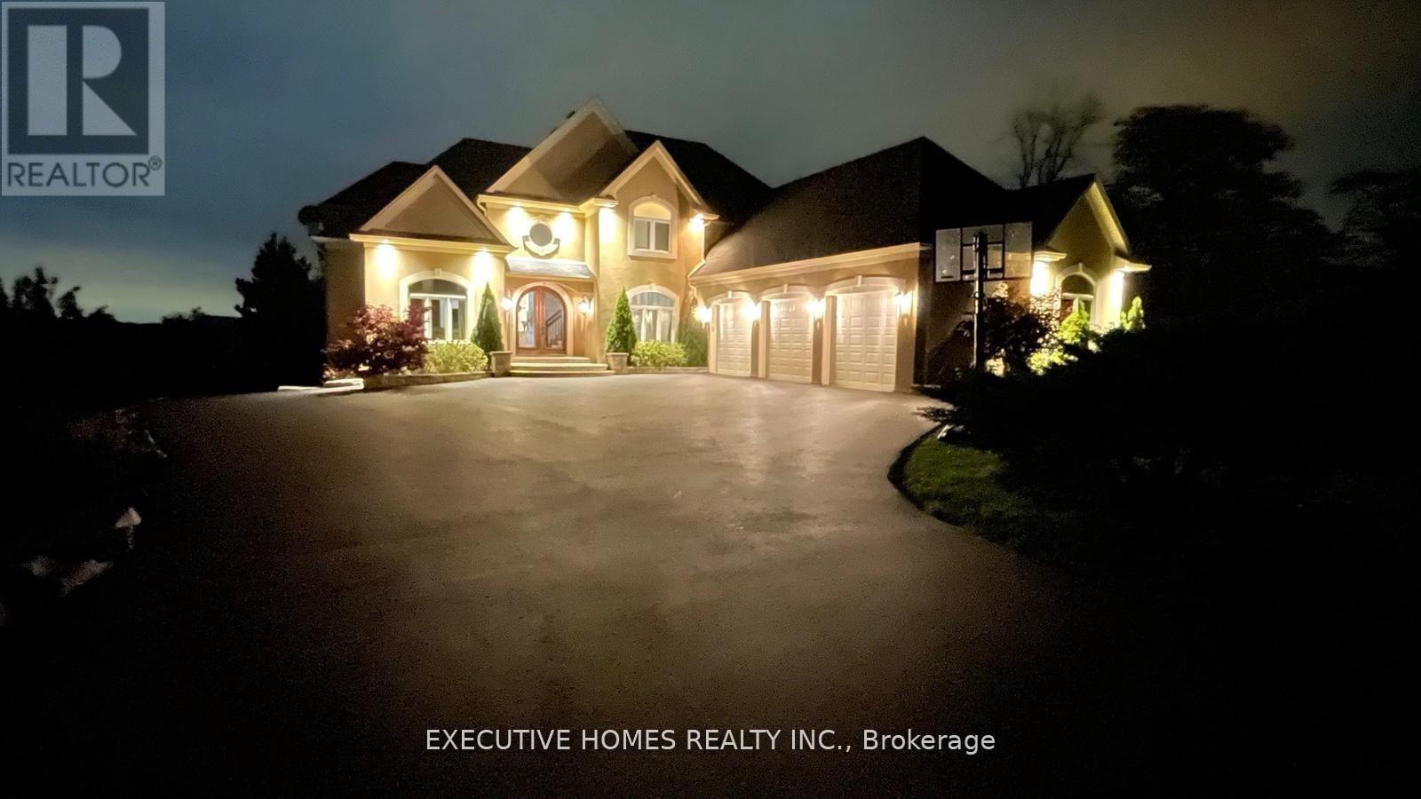 769 Mud Street E, Hamilton, Ontario  L8J 3B9 - Photo 1 - X12238167