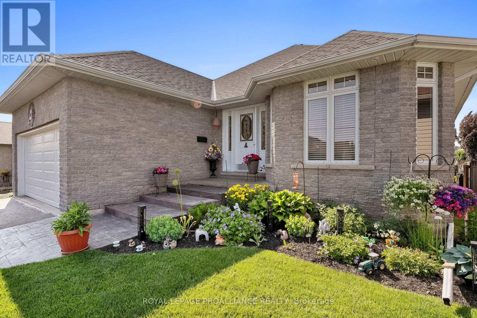 Property at 254 RAGLAN STREET image 5