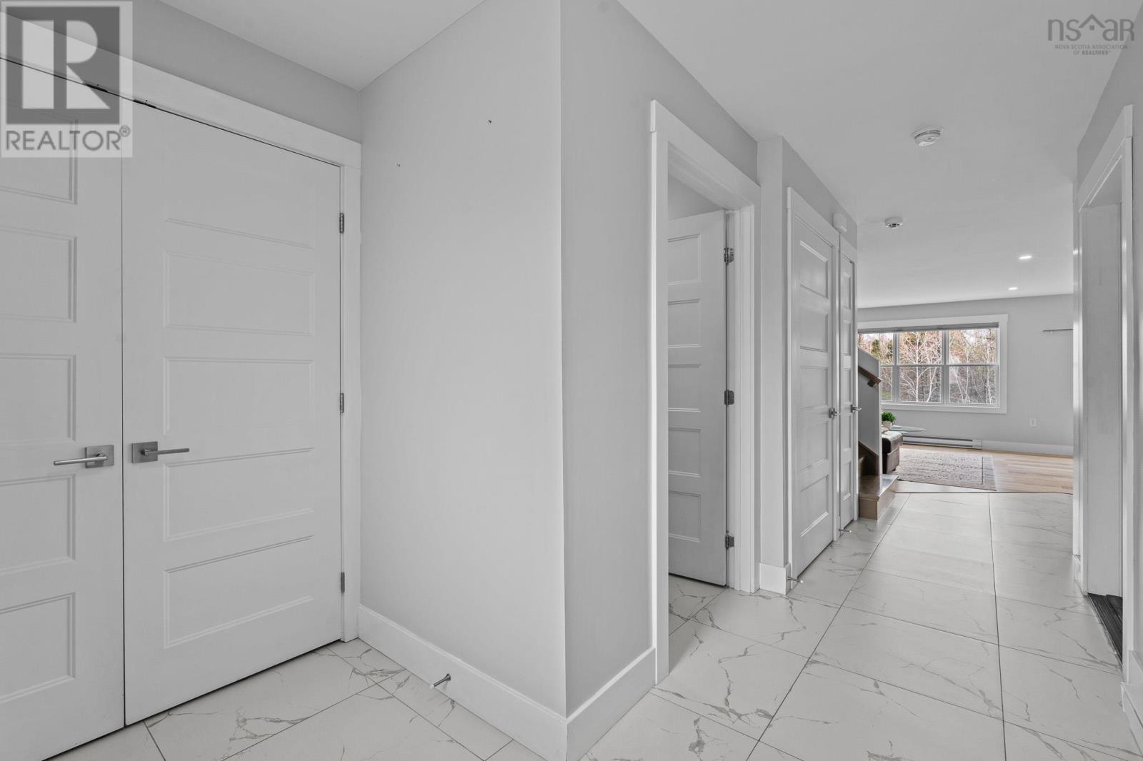 Property at 39 Gala Court image 2
