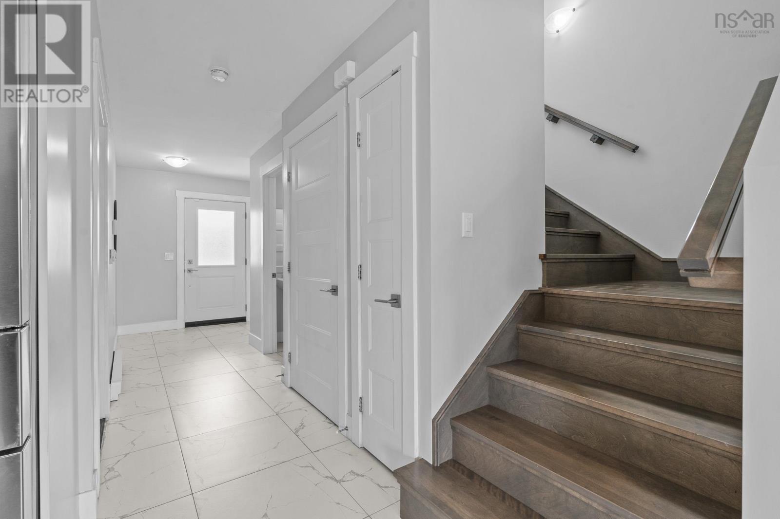 Property at 39 Gala Court image 3