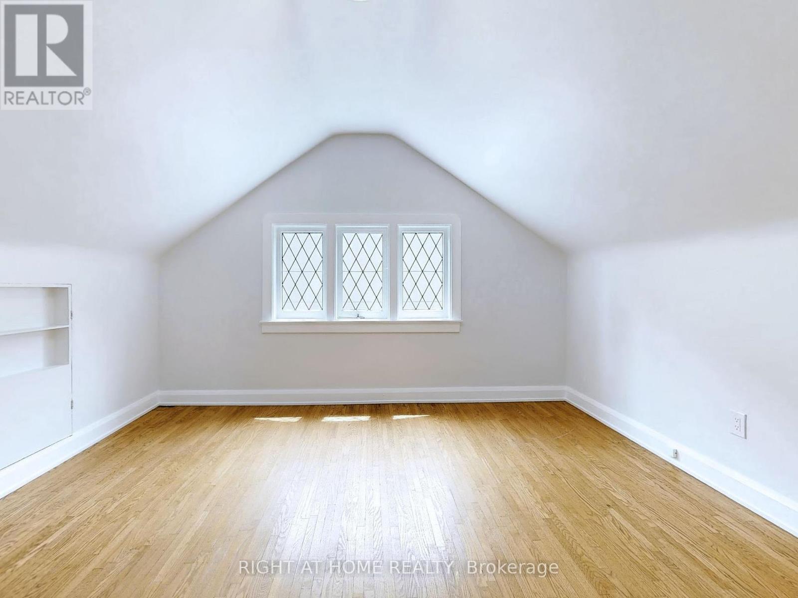 668 Scarlett Road, Toronto, Ontario  M9P 2T1 - Photo 14 - W12238195
