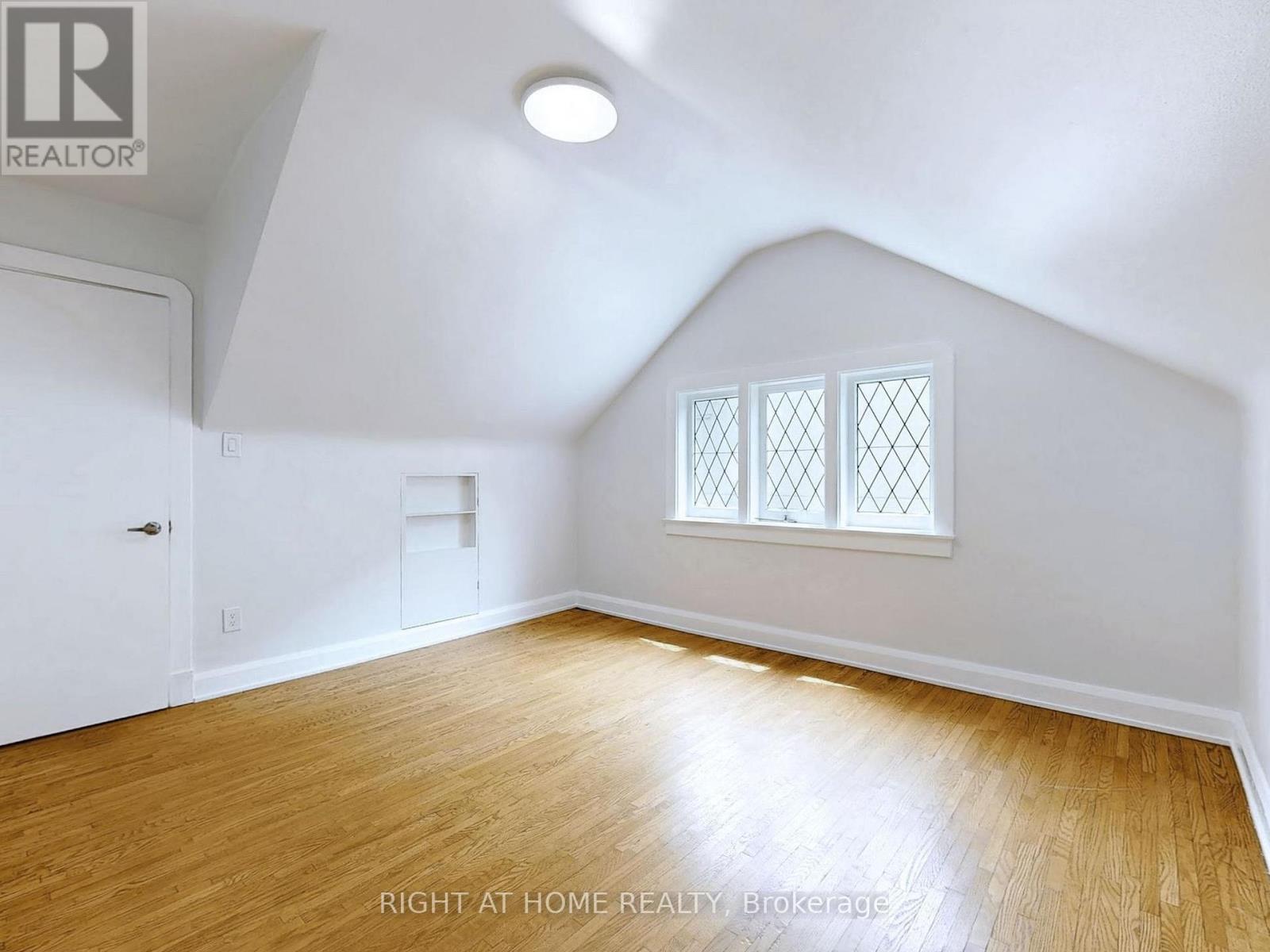 668 Scarlett Road, Toronto, Ontario  M9P 2T1 - Photo 15 - W12238195
