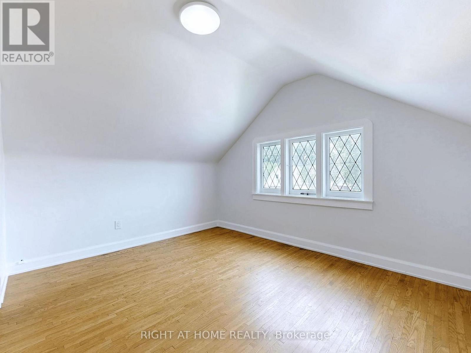 668 Scarlett Road, Toronto, Ontario  M9P 2T1 - Photo 16 - W12238195
