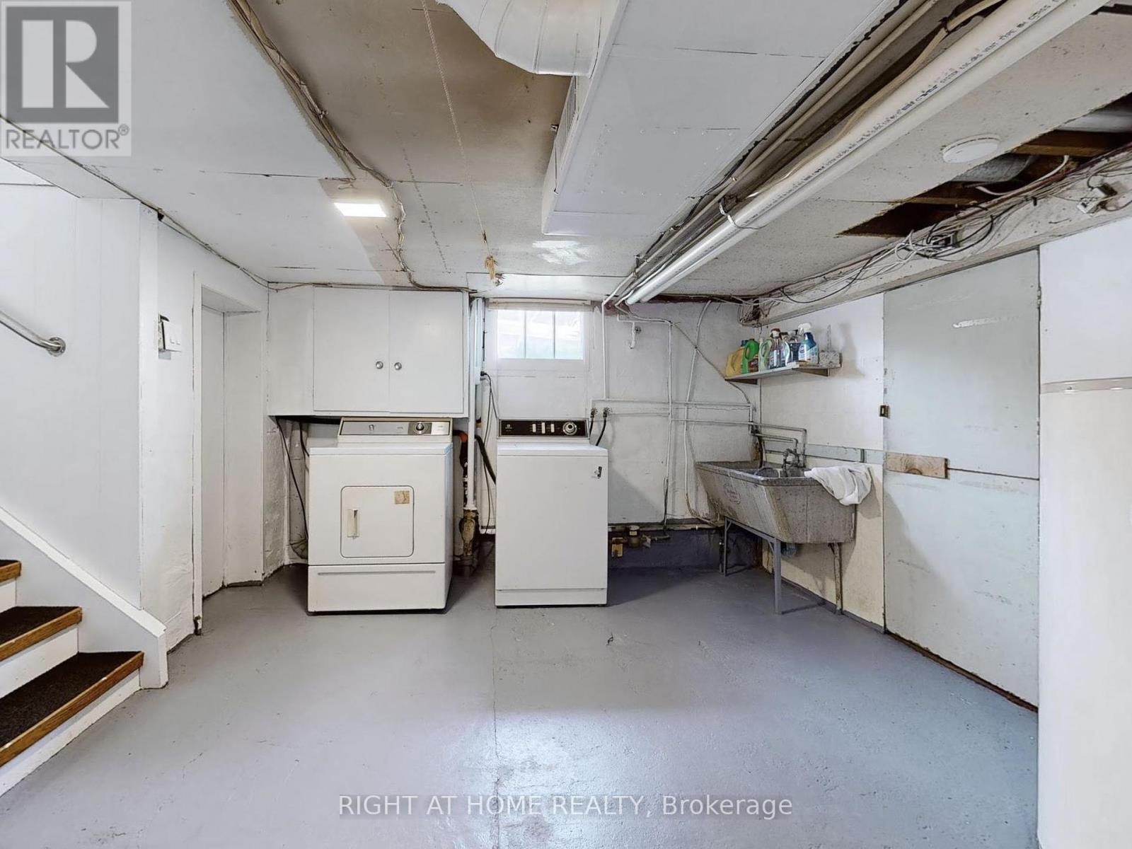 668 Scarlett Road, Toronto, Ontario  M9P 2T1 - Photo 22 - W12238195