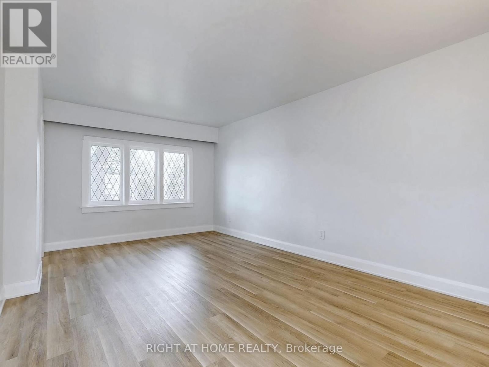 668 Scarlett Road, Toronto, Ontario  M9P 2T1 - Photo 3 - W12238195
