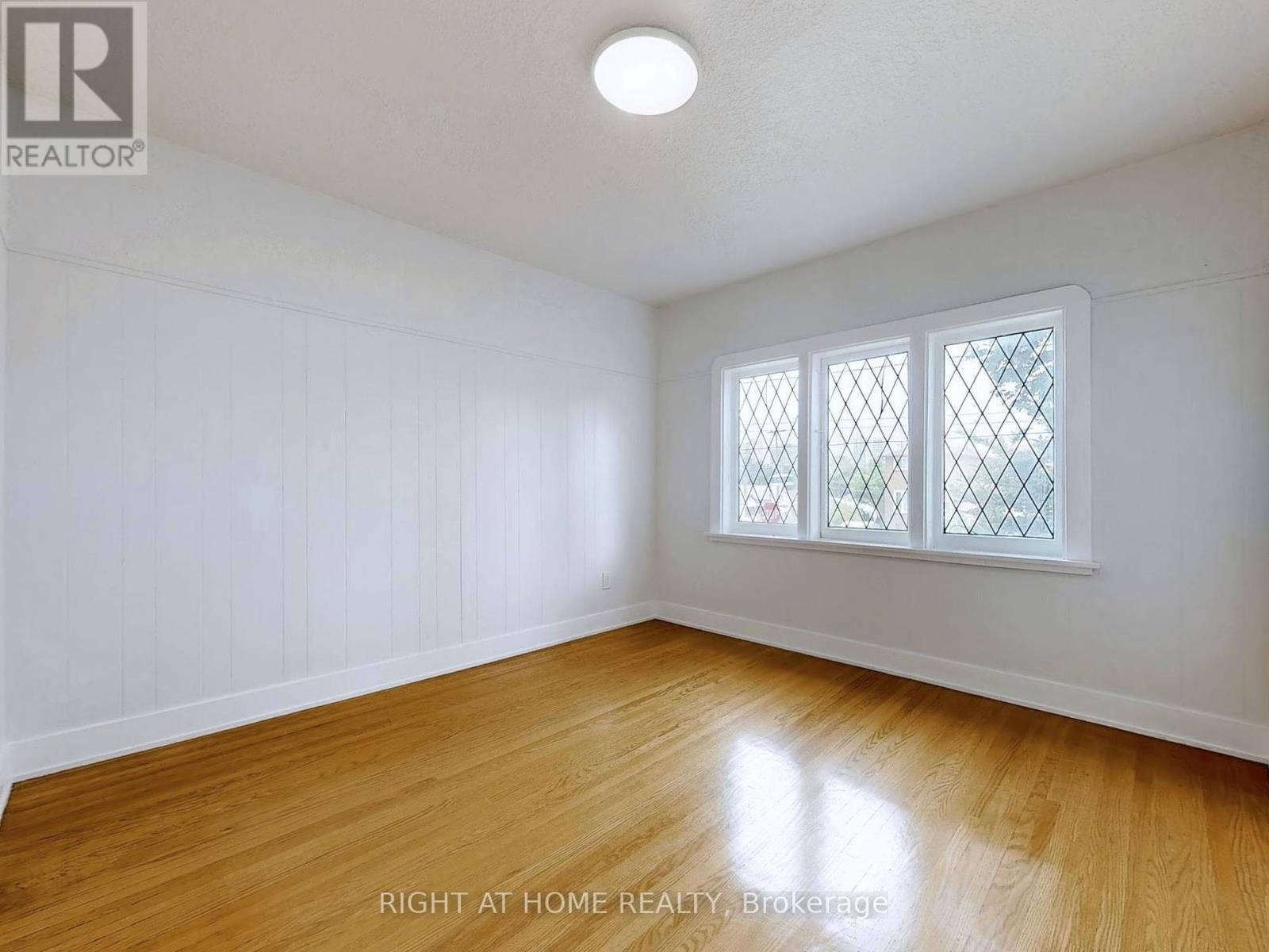 668 Scarlett Road, Toronto, Ontario  M9P 2T1 - Photo 9 - W12238195
