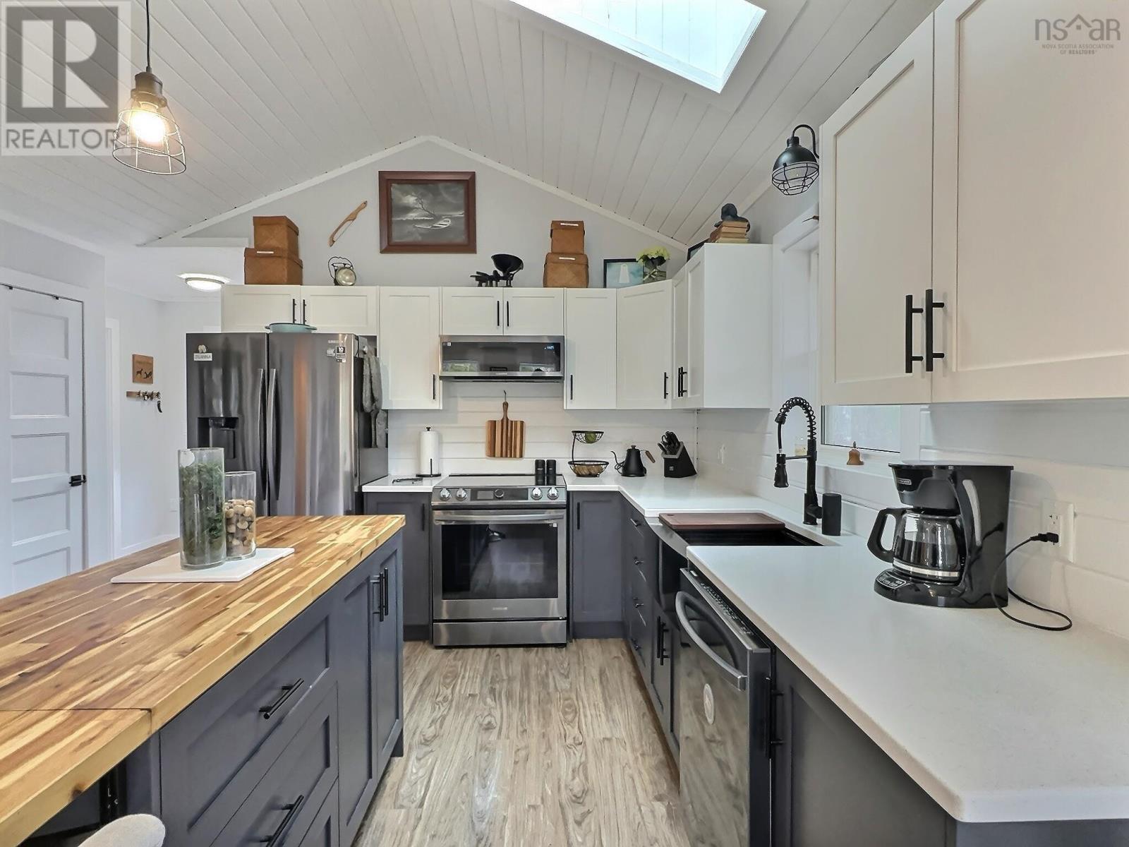 276 Meek Arm Trail, Mount Uniacke, Nova Scotia  B0N 1Z0 - Photo 3 - 202511405